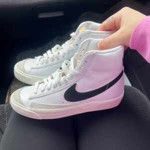 Nike blazer mids